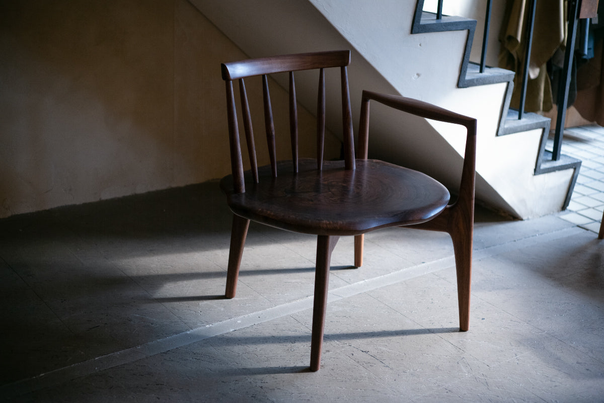 一枚板 クラロウォールナットのstump arm chair