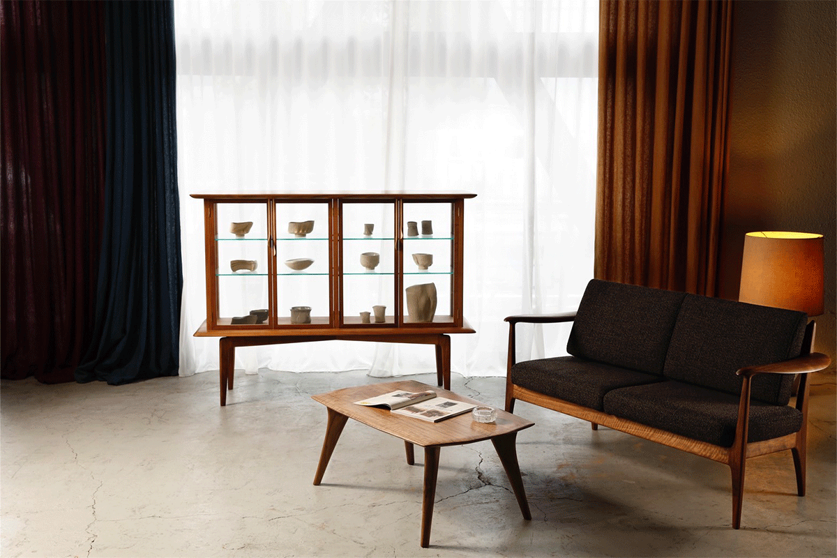 hyuece glass cabinet