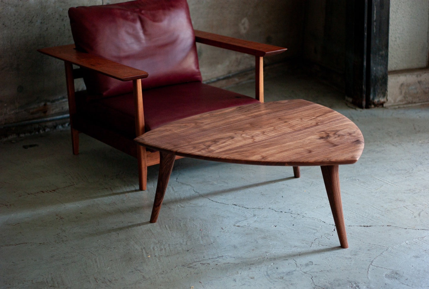 pick table 3435 【 柾目と板目のコントラストが美しい一枚 】