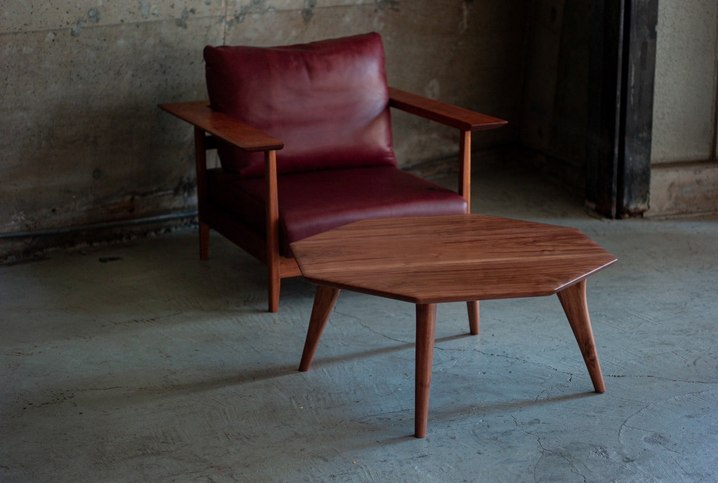 八角形 table 3475【 激しい木目と白太のストライプが特徴のテーブル 】