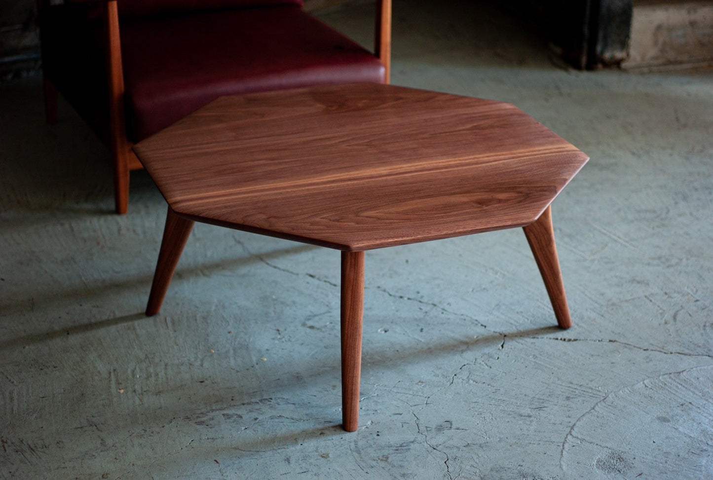 八角形 table 3438【 素直な木目と白太のストライプが特徴 】