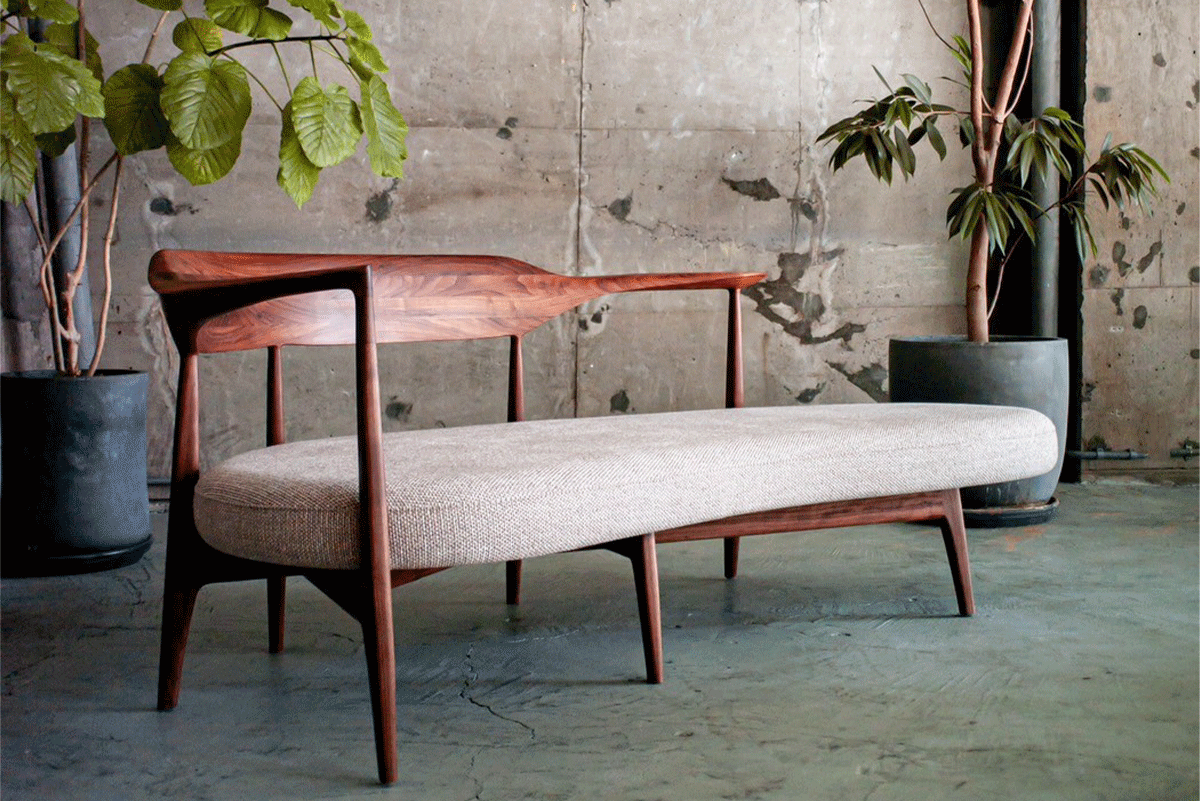 tie sofa 2024