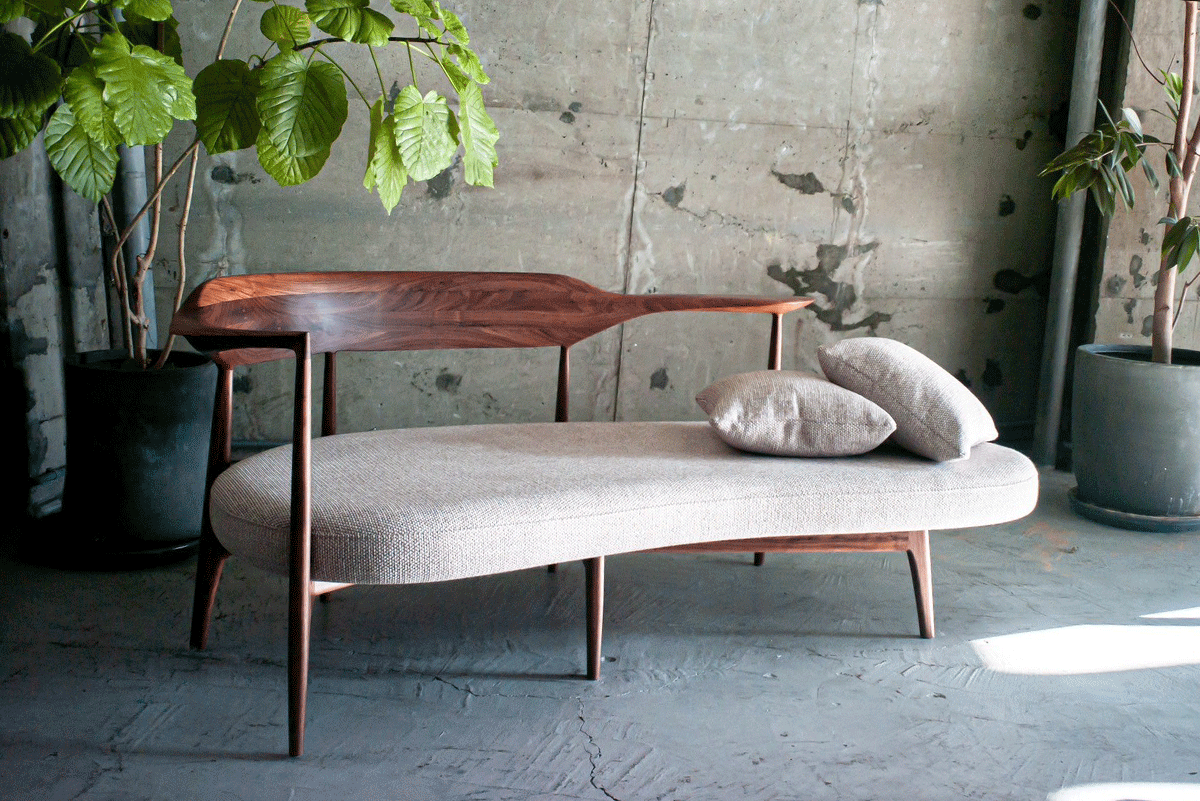 tie sofa 2024
