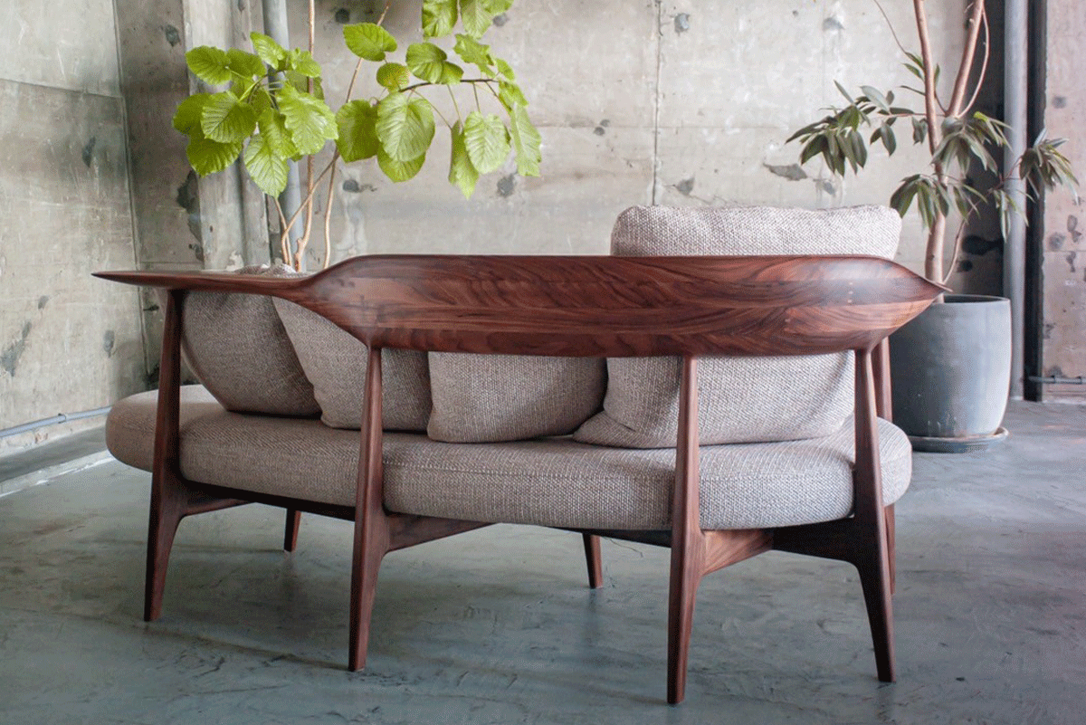 tie sofa 2024