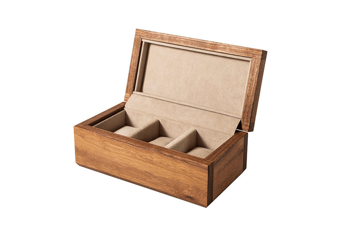Walnut Three watch Koneoi