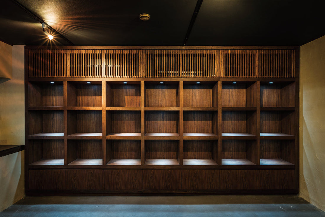 Collection wall storage