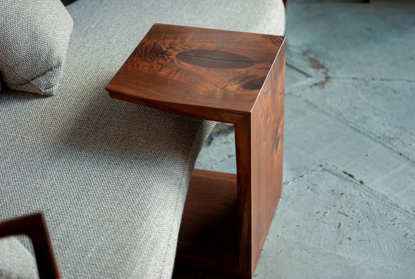 一枚板 side table  walnut