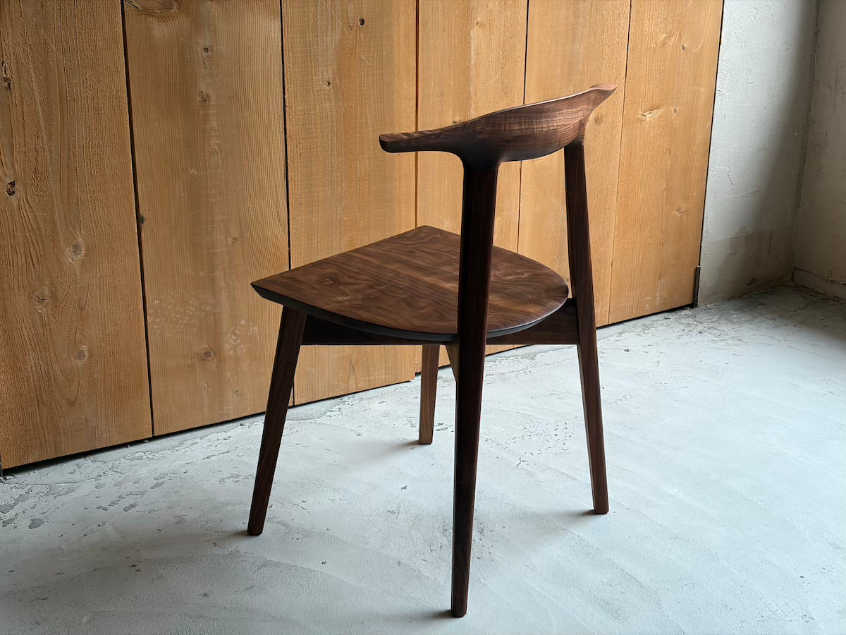 sim arm chair / walnut / 5053