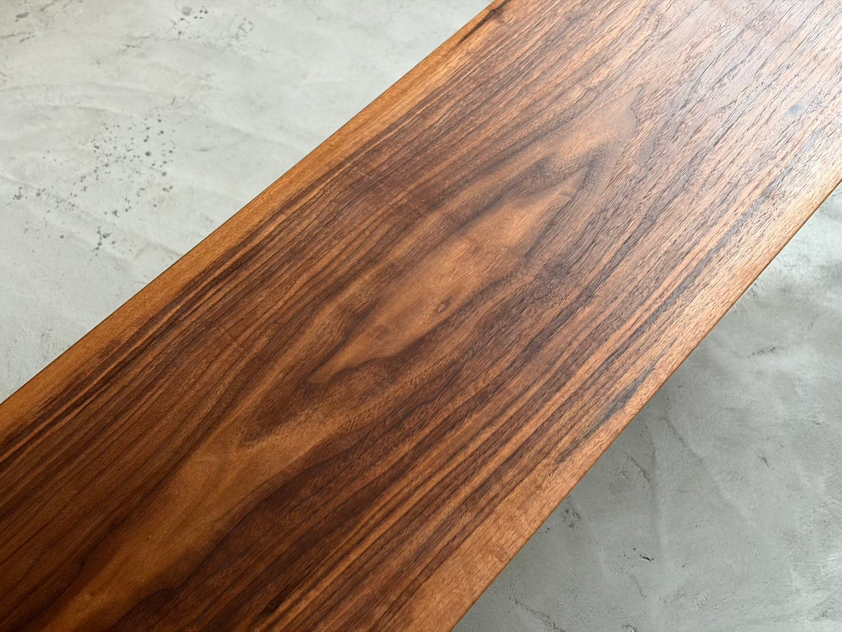 bench / walnut / 5056