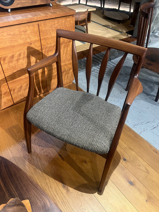 maerge chair walnut 4752 ( プロトタイプno.4 )