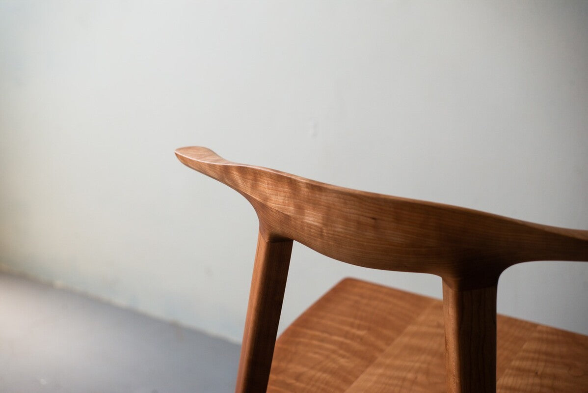 giragira sim arm chair / cherry / 5251