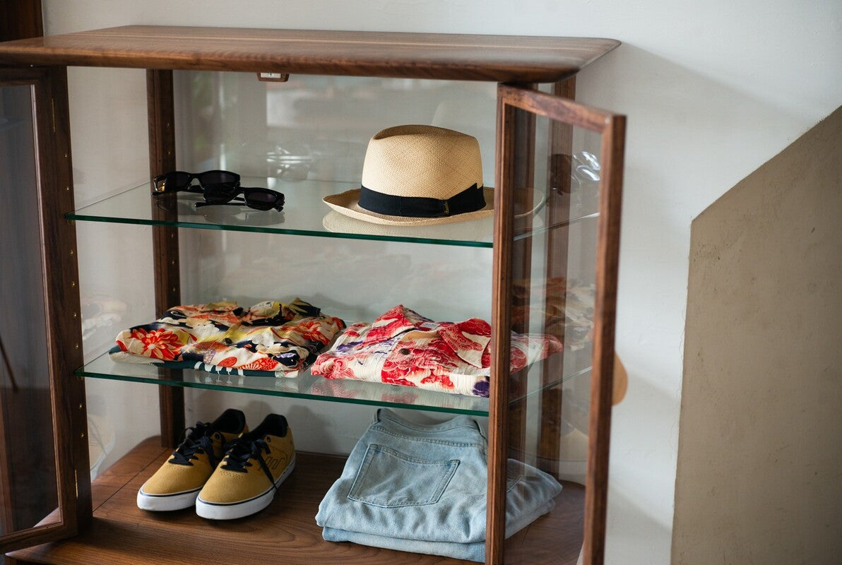 hyuece glass cabinet/ half size 5261