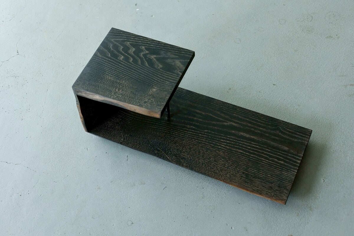 【若衆作品】　display book stand　武内舞子