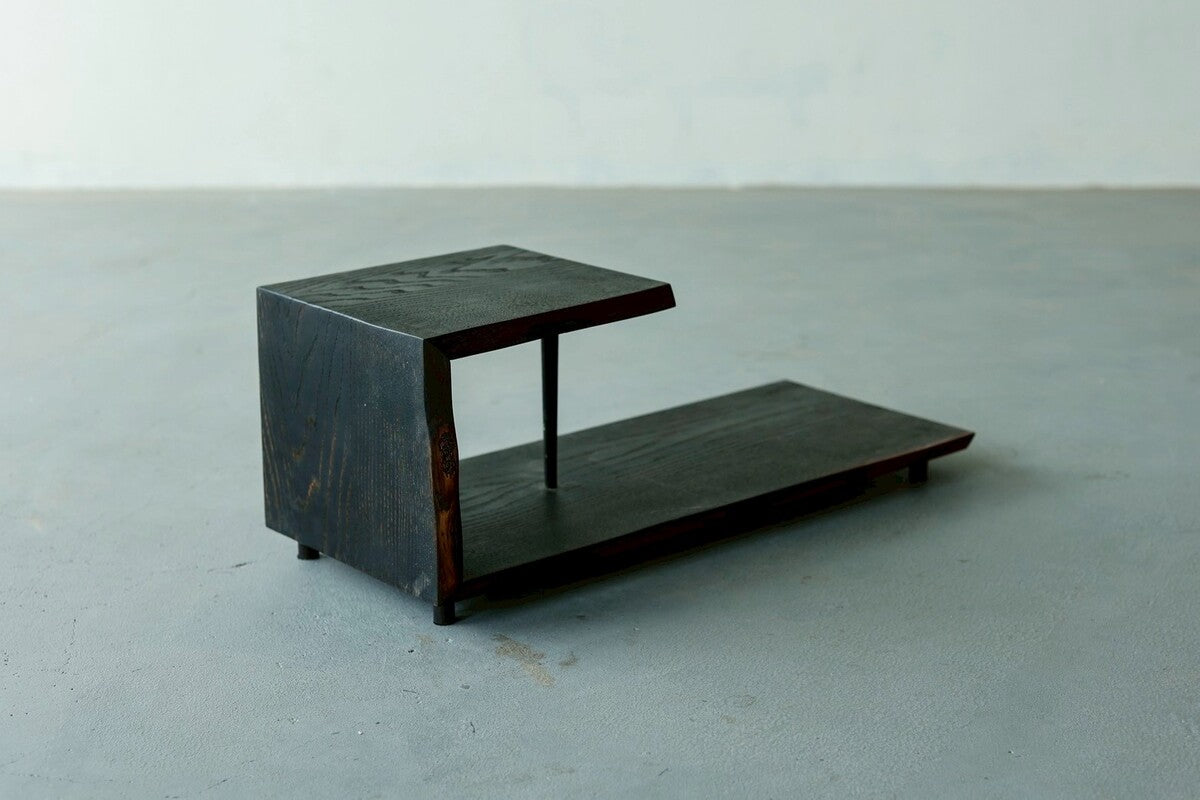 【若衆作品】　display book stand　武内舞子