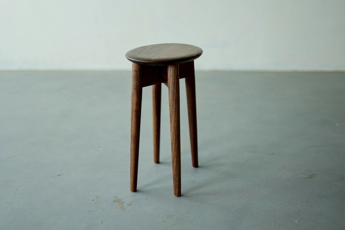 【若い衆作品】  oval stool 　藤井　大暉