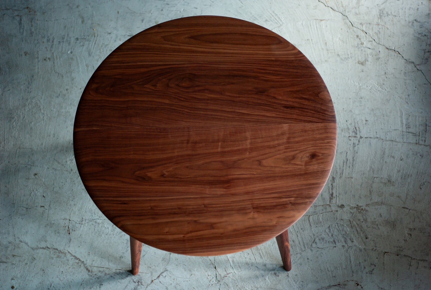 circle table 3433【 完成された静けさを持つ天板 】