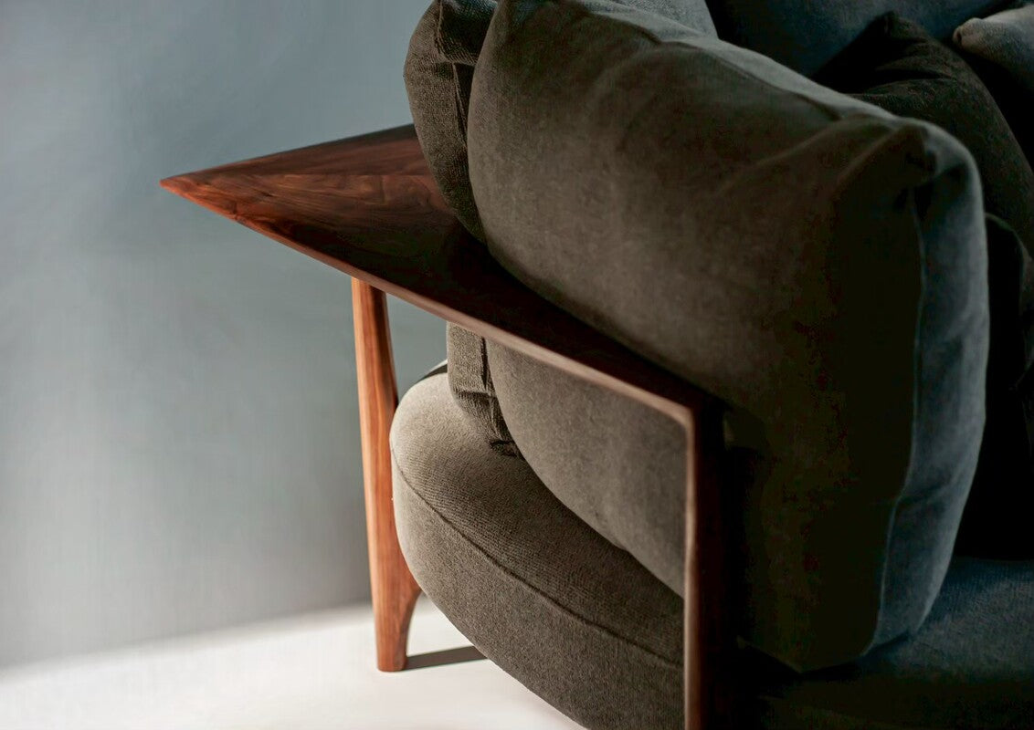 mare sofa