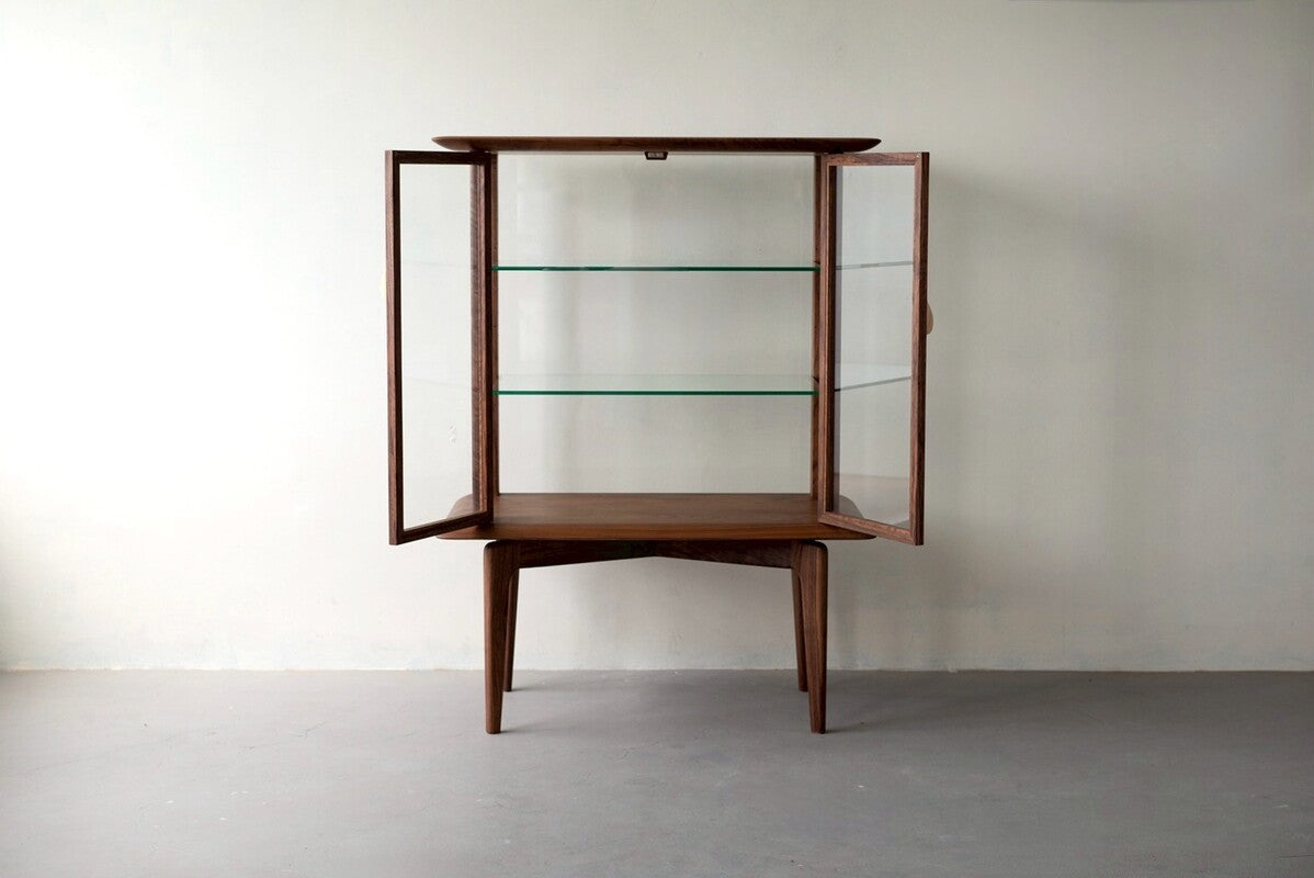 hyuece glass cabinet/ half size 5261