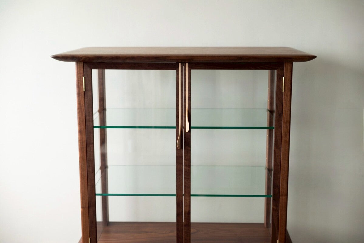 hyuece glass cabinet/ half size 5262