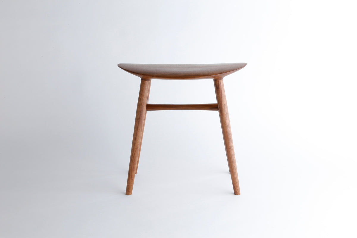 [Young Works] Oval stool by Taku Hisada