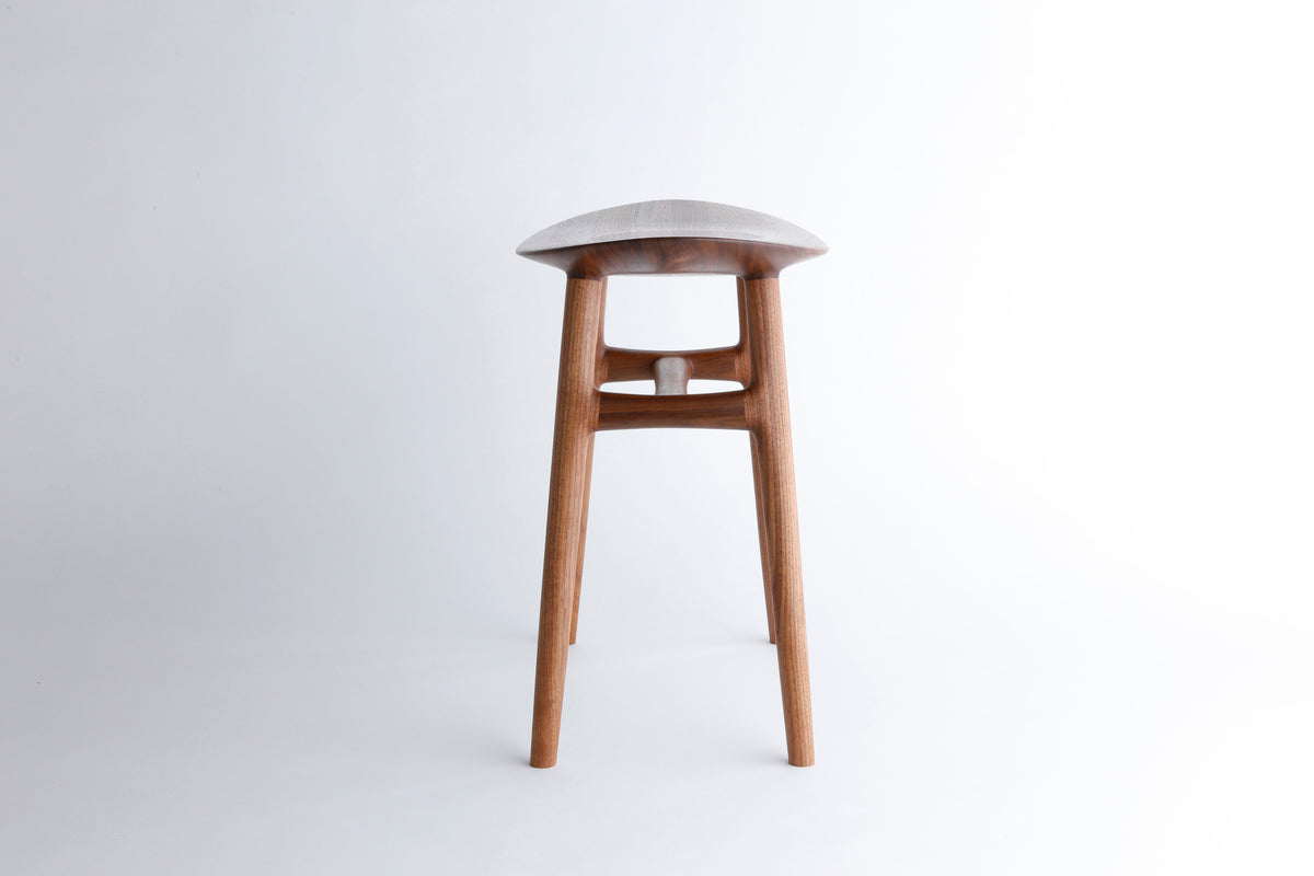 [Young Works] Oval stool by Taku Hisada