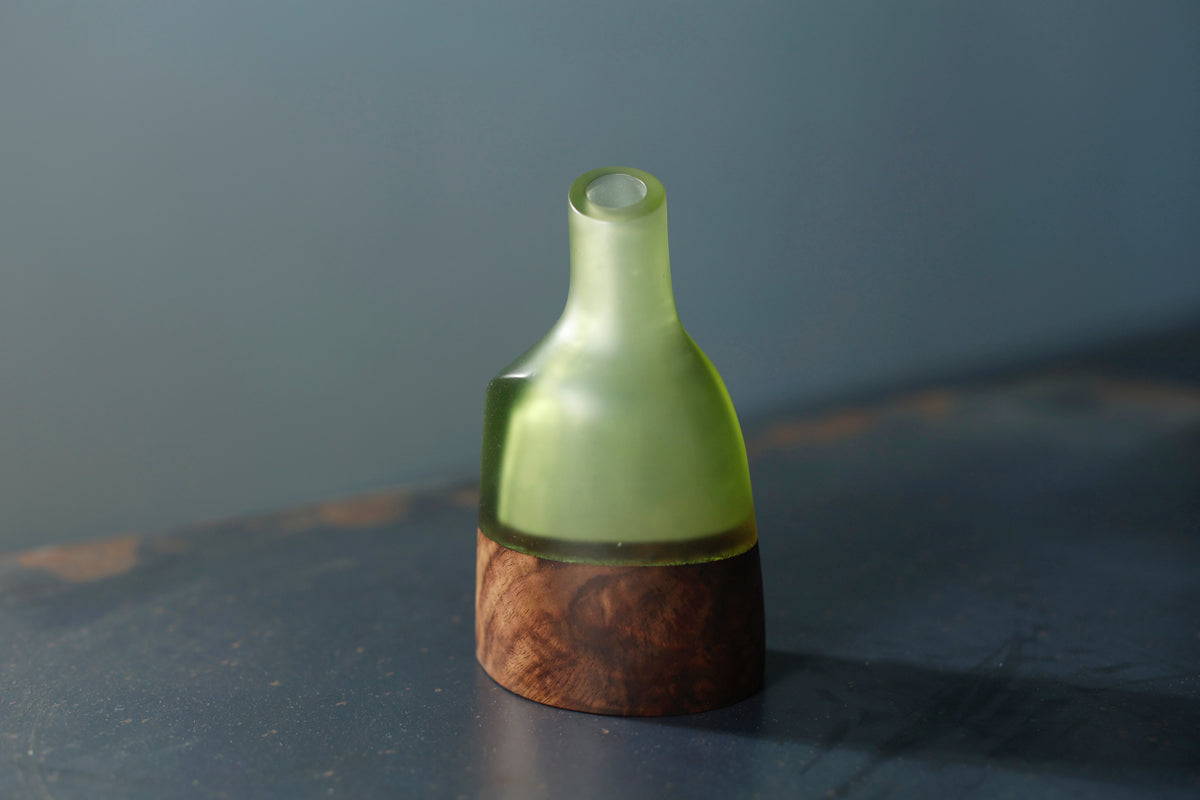 gumi vase walnut / 0023