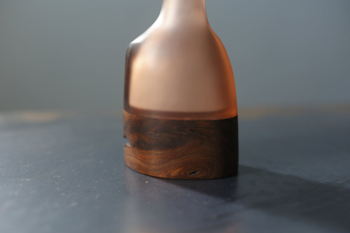 gumi vase / walnut / 0021