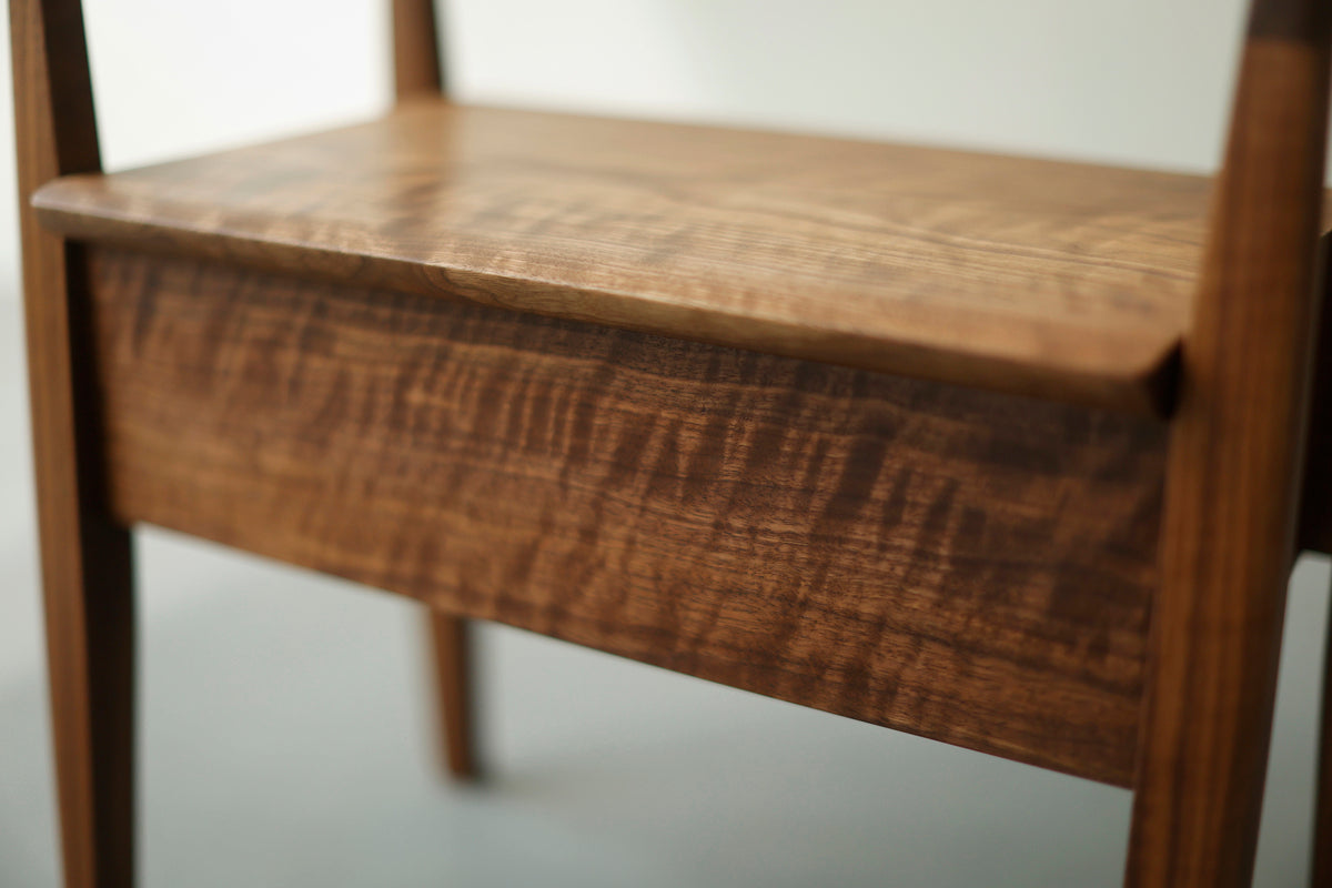 genkan stool / walnut / 5143