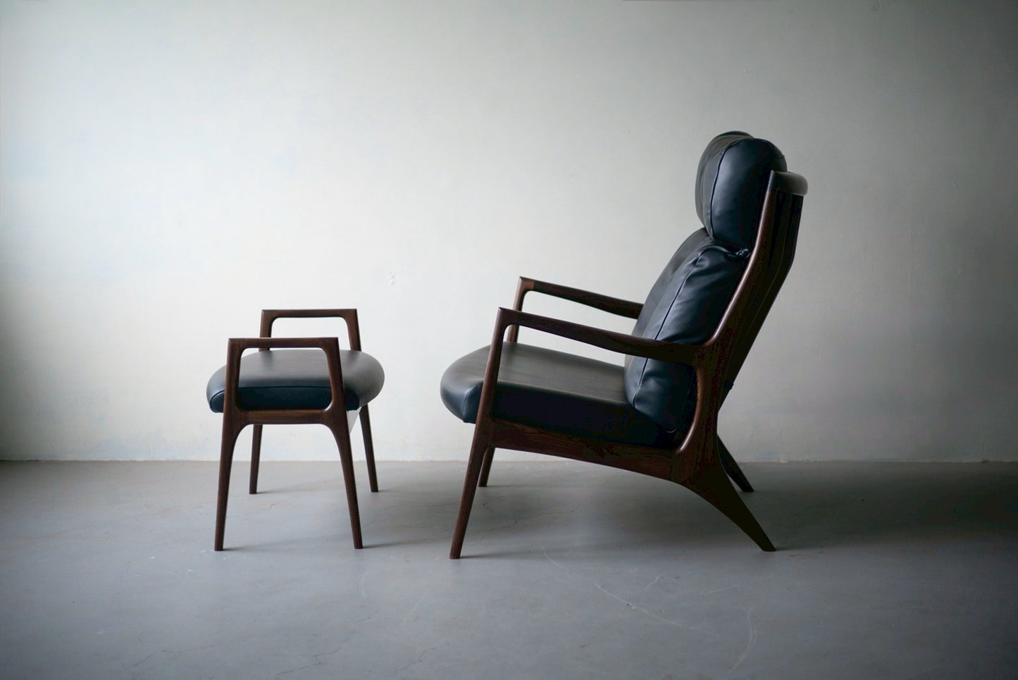 relax sofa black edition