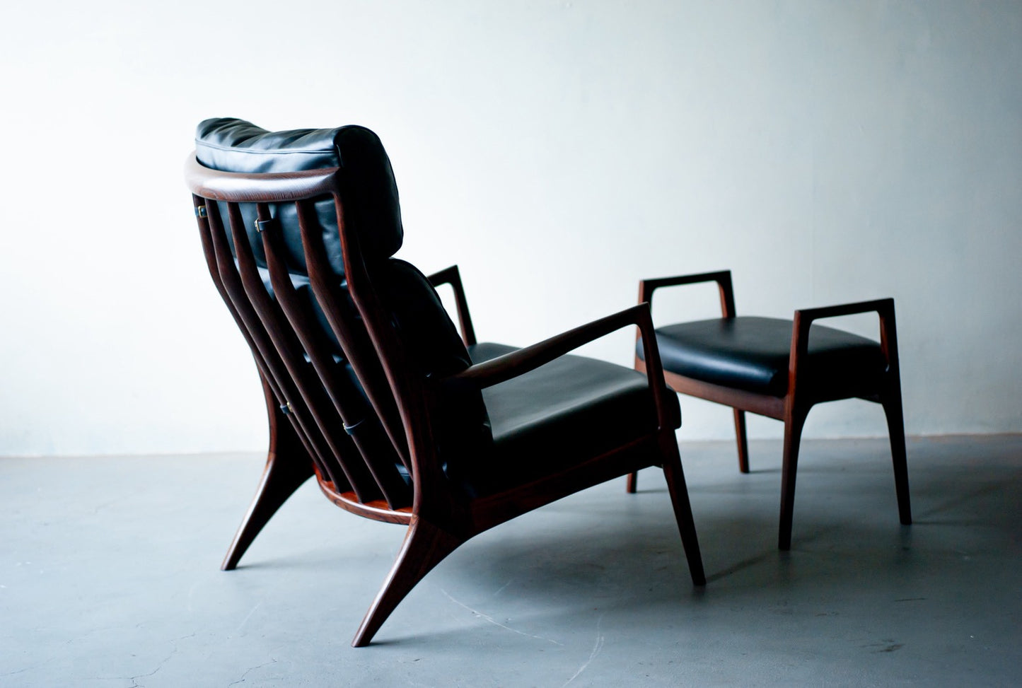 relax sofa black edition