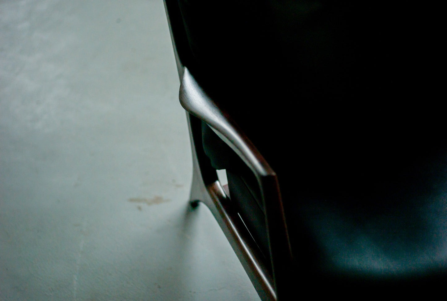 relax sofa black edition